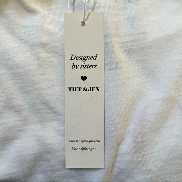 Tiff + Jen "Rose' Wine and Booze" T- Shirt Size Small New with Tags - Picture 6 of 7